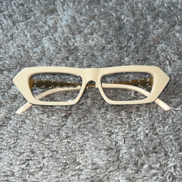Accessories - Chic Cream Women's Glasses